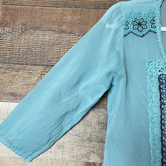 Johnny Was Sheer Tunic Top Aqua Blue Embroidered Eyelet Crop Sleeve SZ Small - Picture 6 of 10